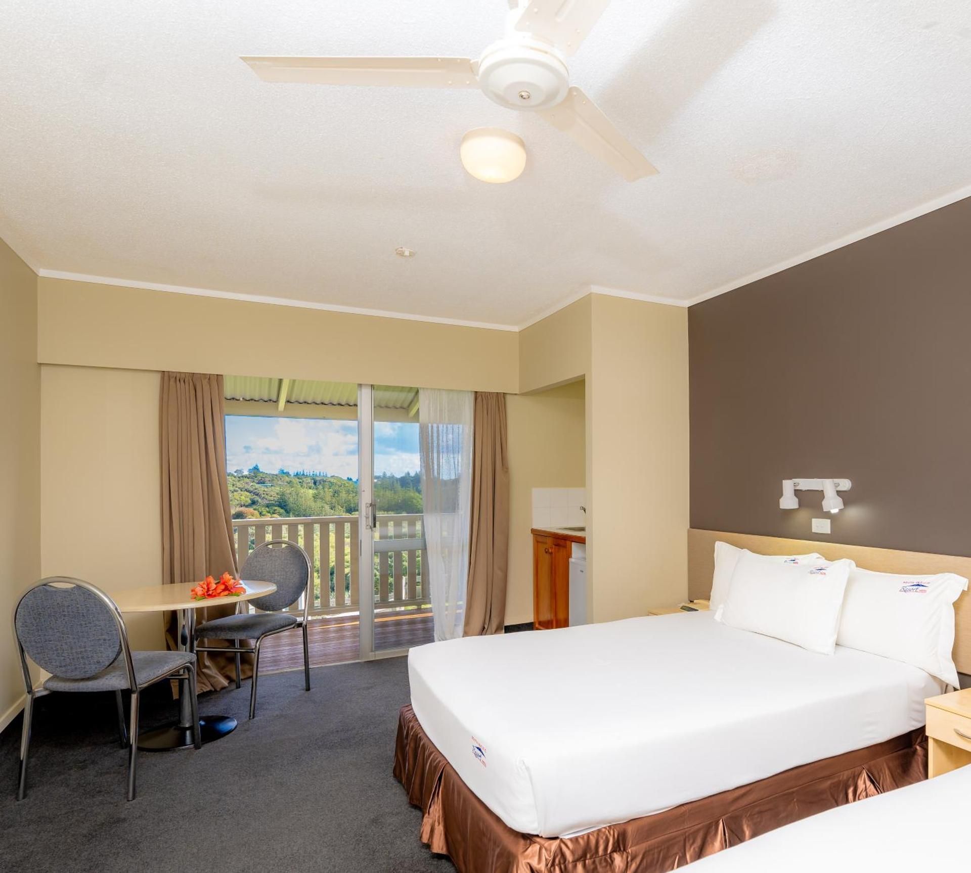 Standard Double Room with Garden View