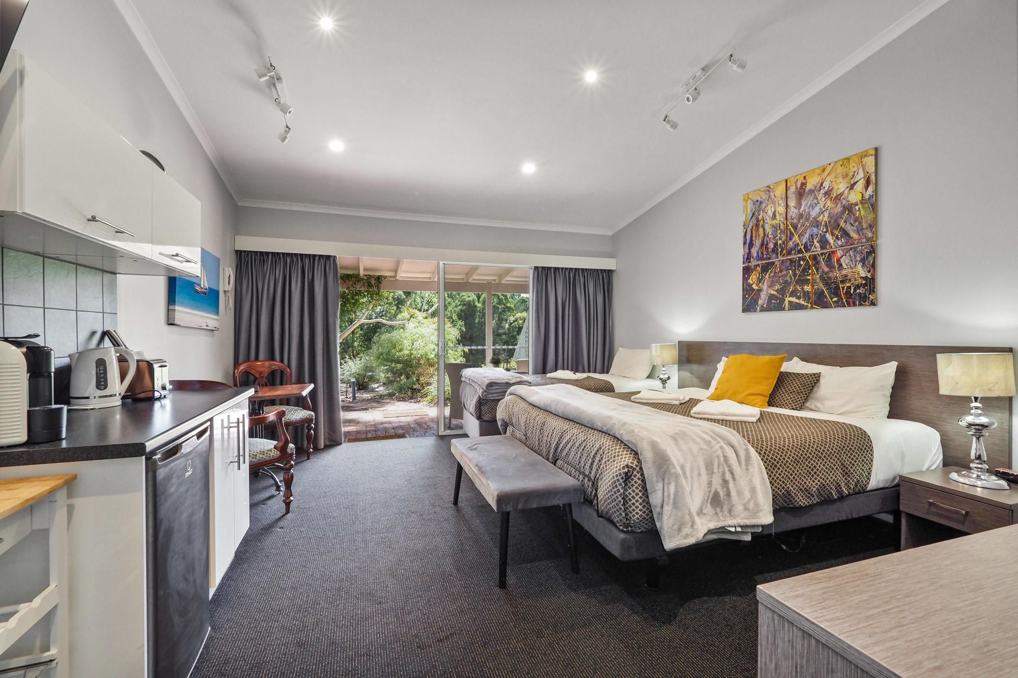 Deluxe Studio with Spa Bath