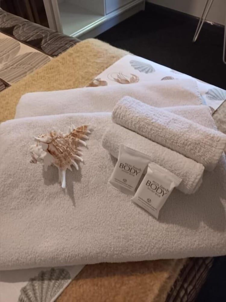 Ningaloo Lodge Exmouth Standard Twin Room 2