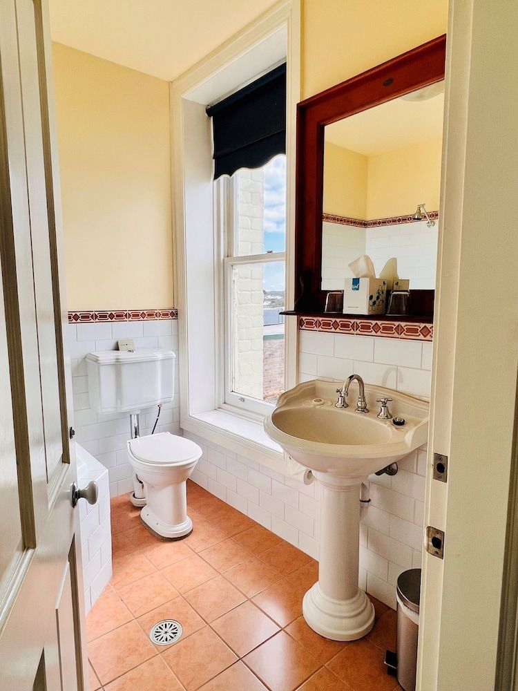 The Carrington Hotel Premier Room, 1 Bedroom 2