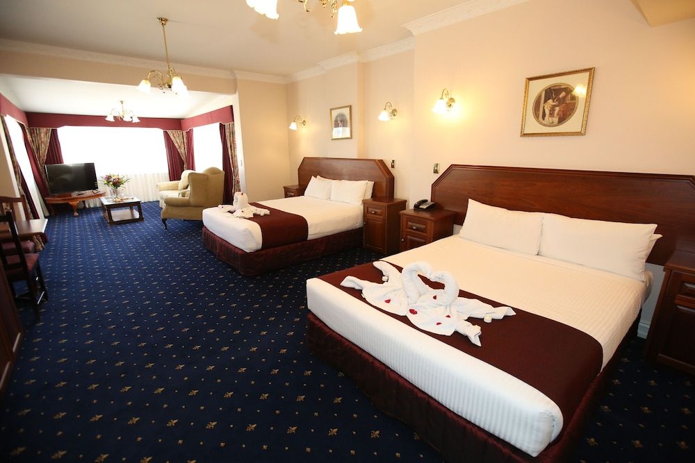 Palais Royale Royal Spa Suite 3