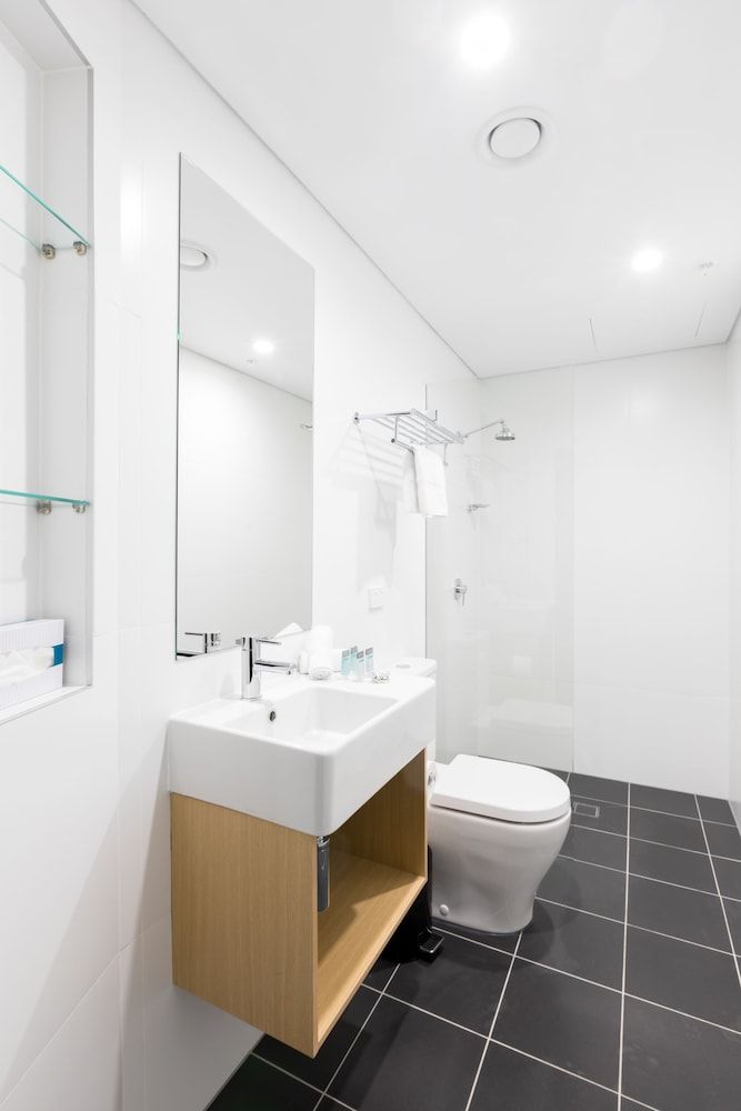 Song Hotel Sydney Micro Double Room 8