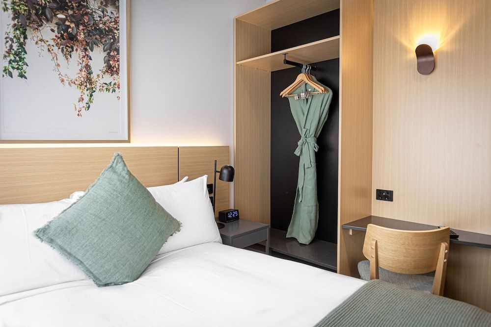 Song Hotel Sydney Micro Double Room