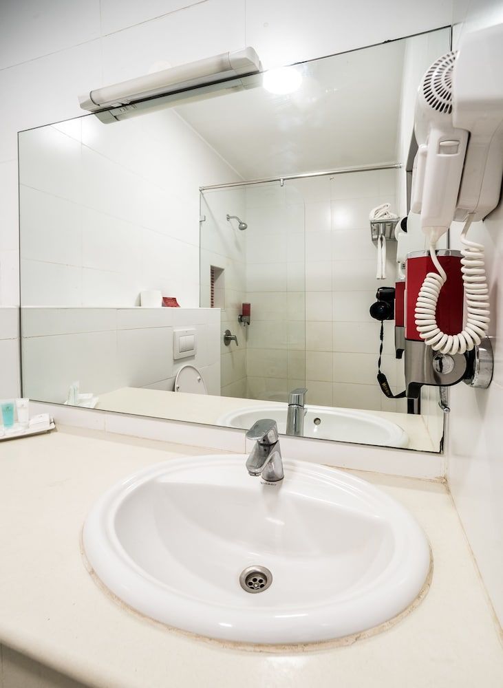 PrideInn Hotel Raphta Superior Double Room 9