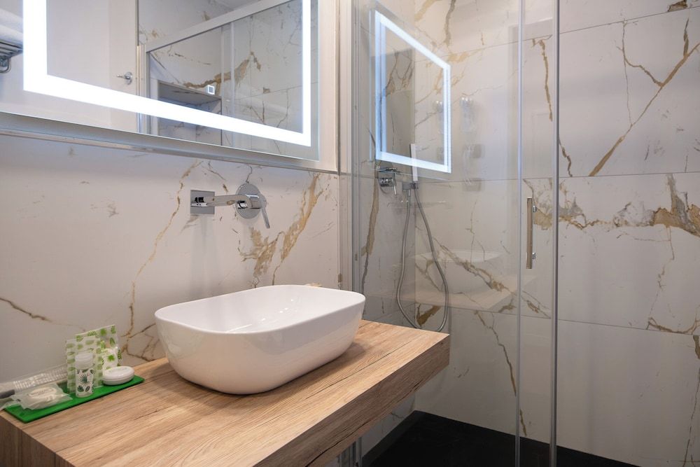 Hotel Dei Congressi Double or Twin Room 5