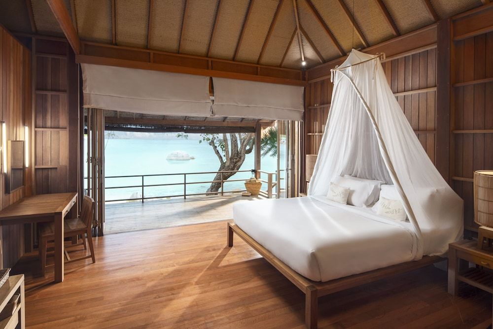 Haadtien Beach Resort Castaway Family Beach Villa 4