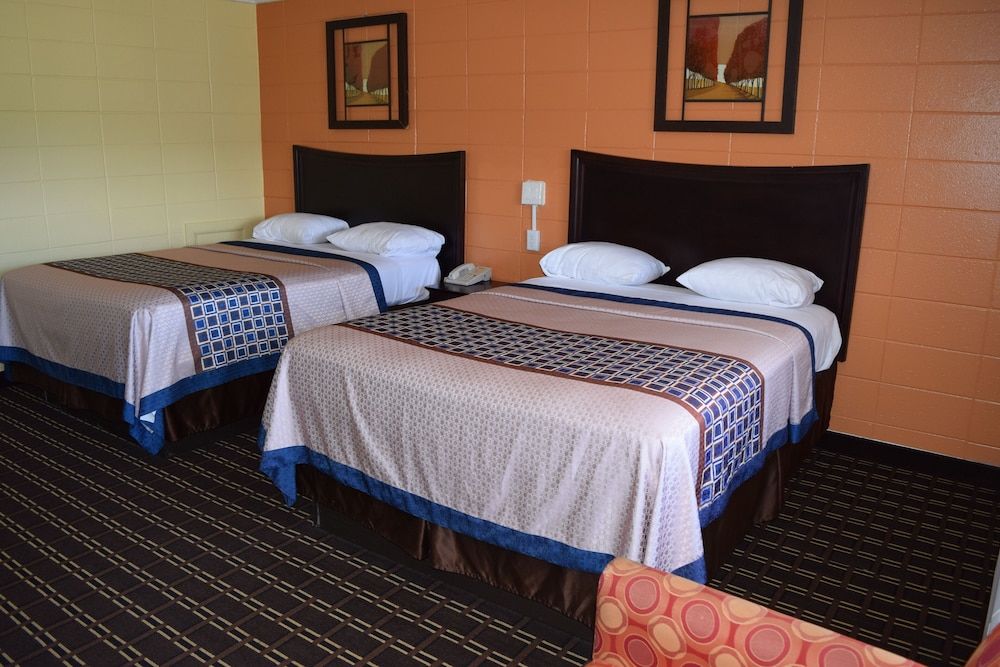 White Oaks Motel Pennsville/Carneys Point Standard Room, 2 Queen Beds 8