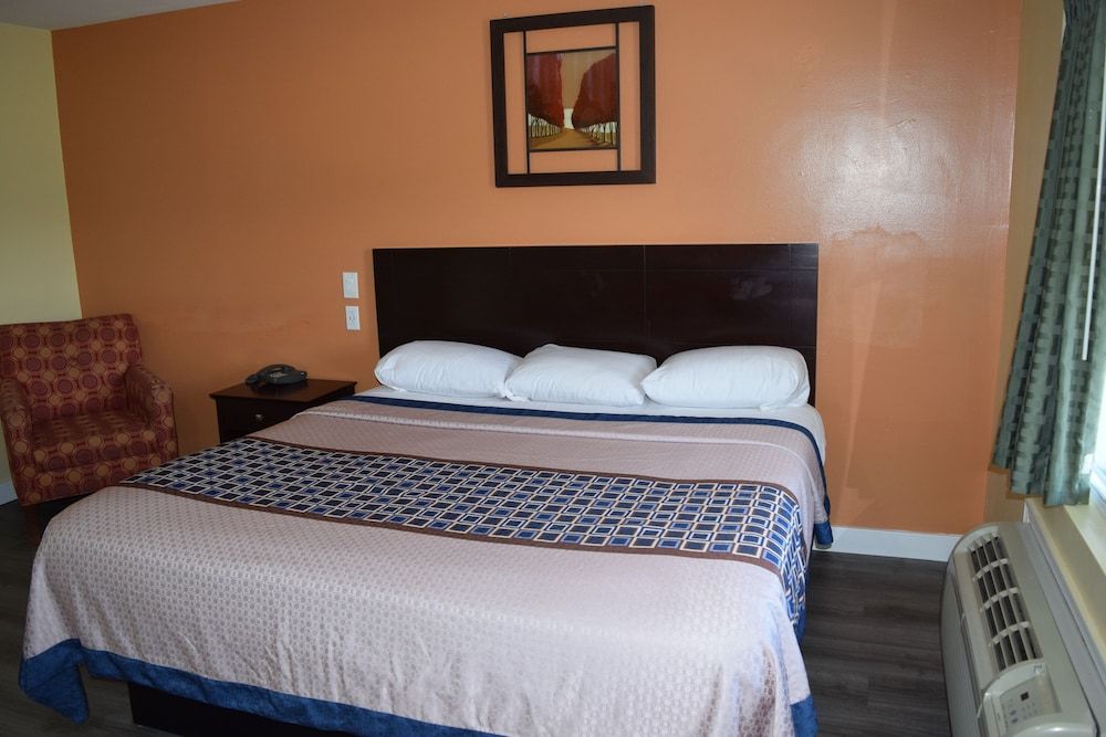 White Oaks Motel Pennsville/Carneys Point Standard Room, 1 Queen Bed 5