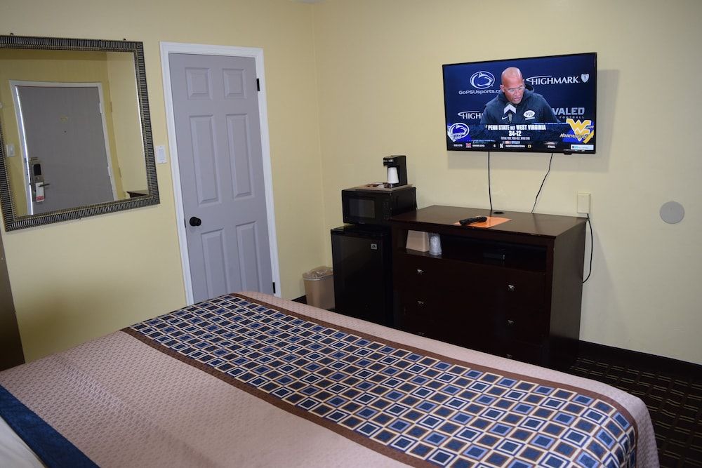 White Oaks Motel Pennsville/Carneys Point Standard Room, 1 Queen Bed 17
