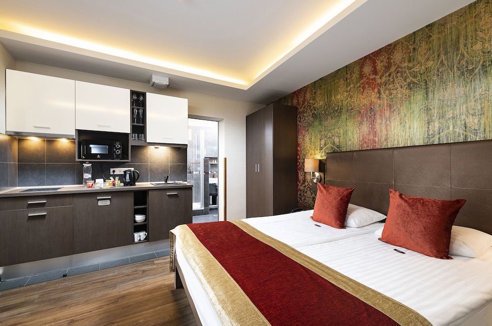 Opera Garden Hotel & Apartments Superior Double Room 7