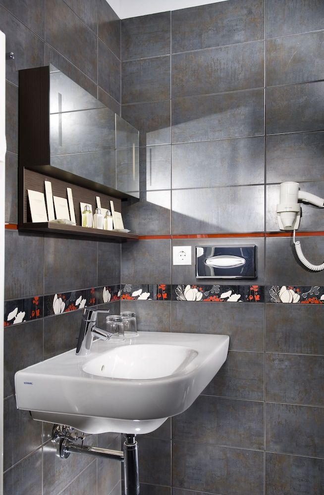 Opera Garden Hotel & Apartments Superior Double Room 9