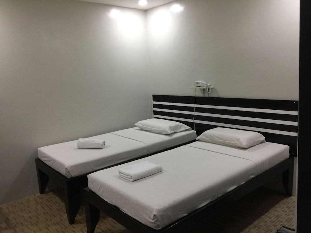 undefined Sampaguita Suites Plaza Garcia 3