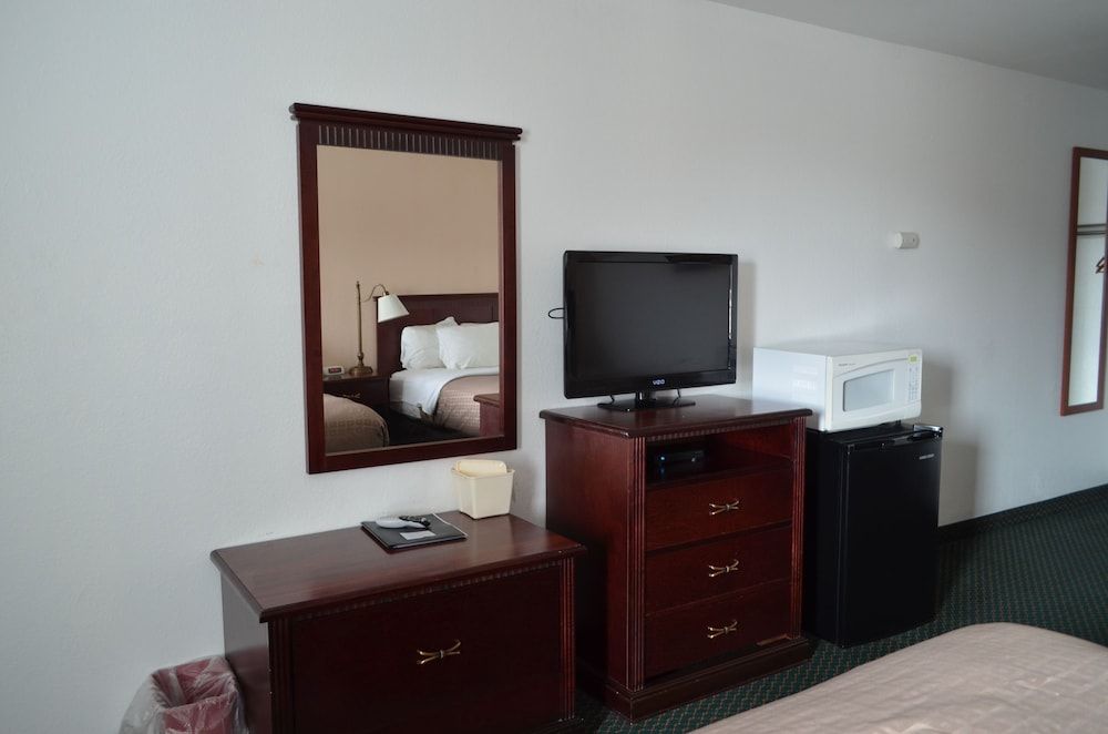 National 9 - Nephi 9 Inn Standard Room, 2 Queen Beds, Non Smoking 6