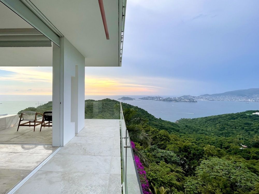 Ocean Designer Suite, Sea View, Balcony/Patio