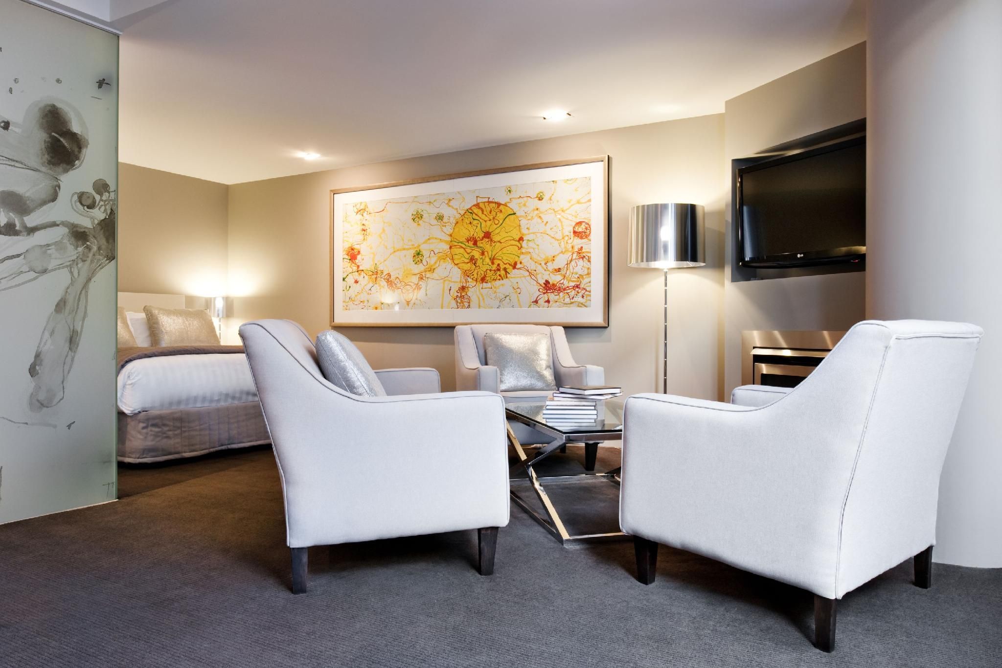 Deluxe Studio Suite Twin