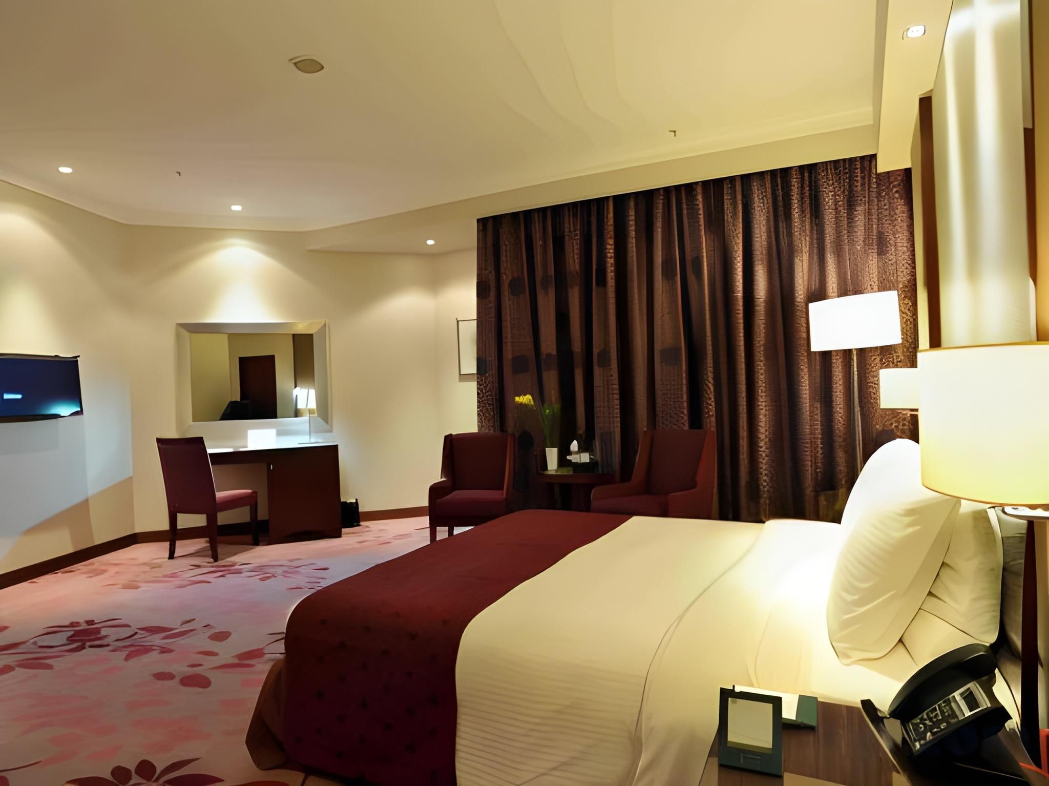 Partial Haram View Room – King Bed - Non-Smoking