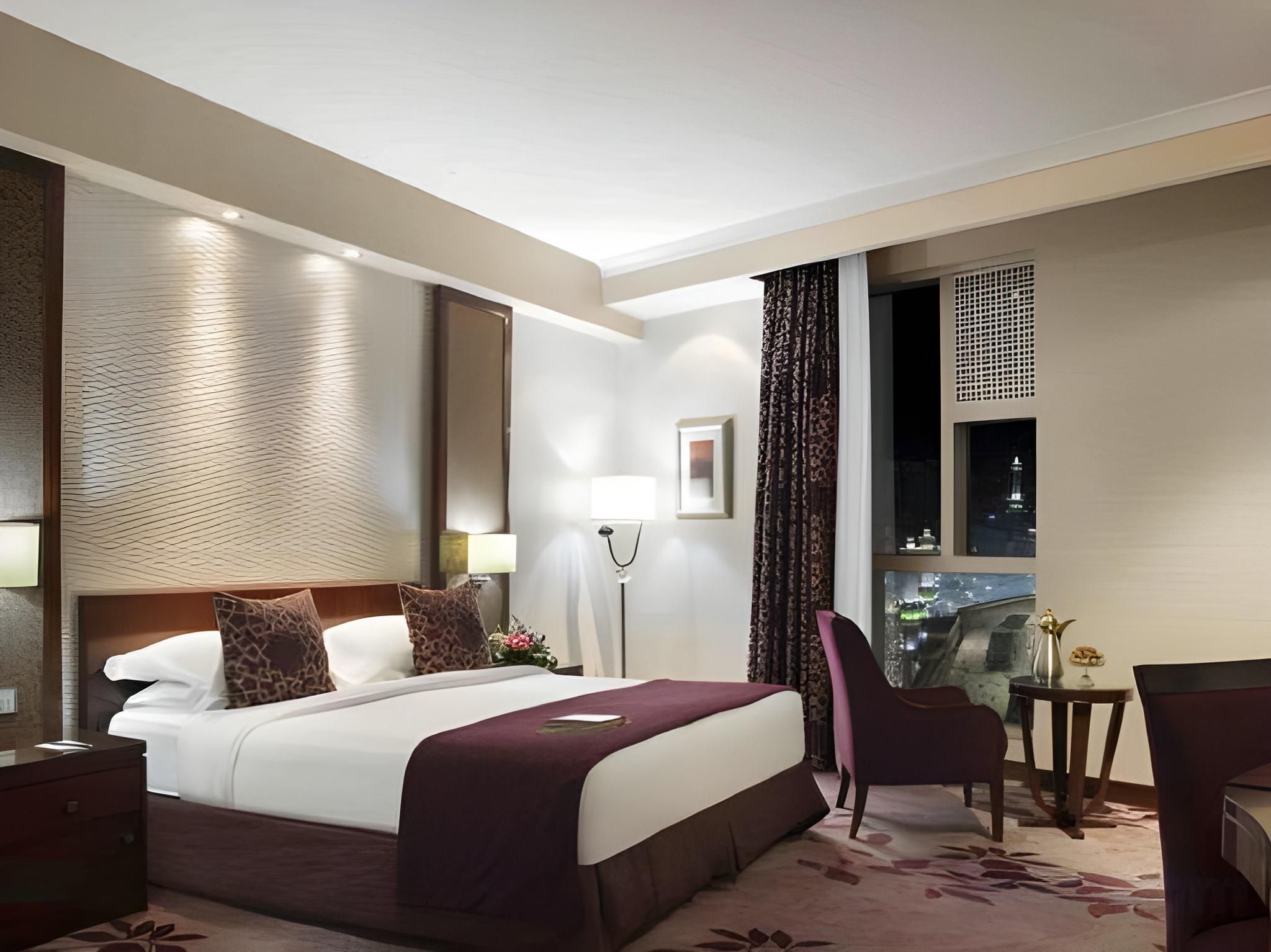 Spacious Partial Haram View One Bedroom Suite