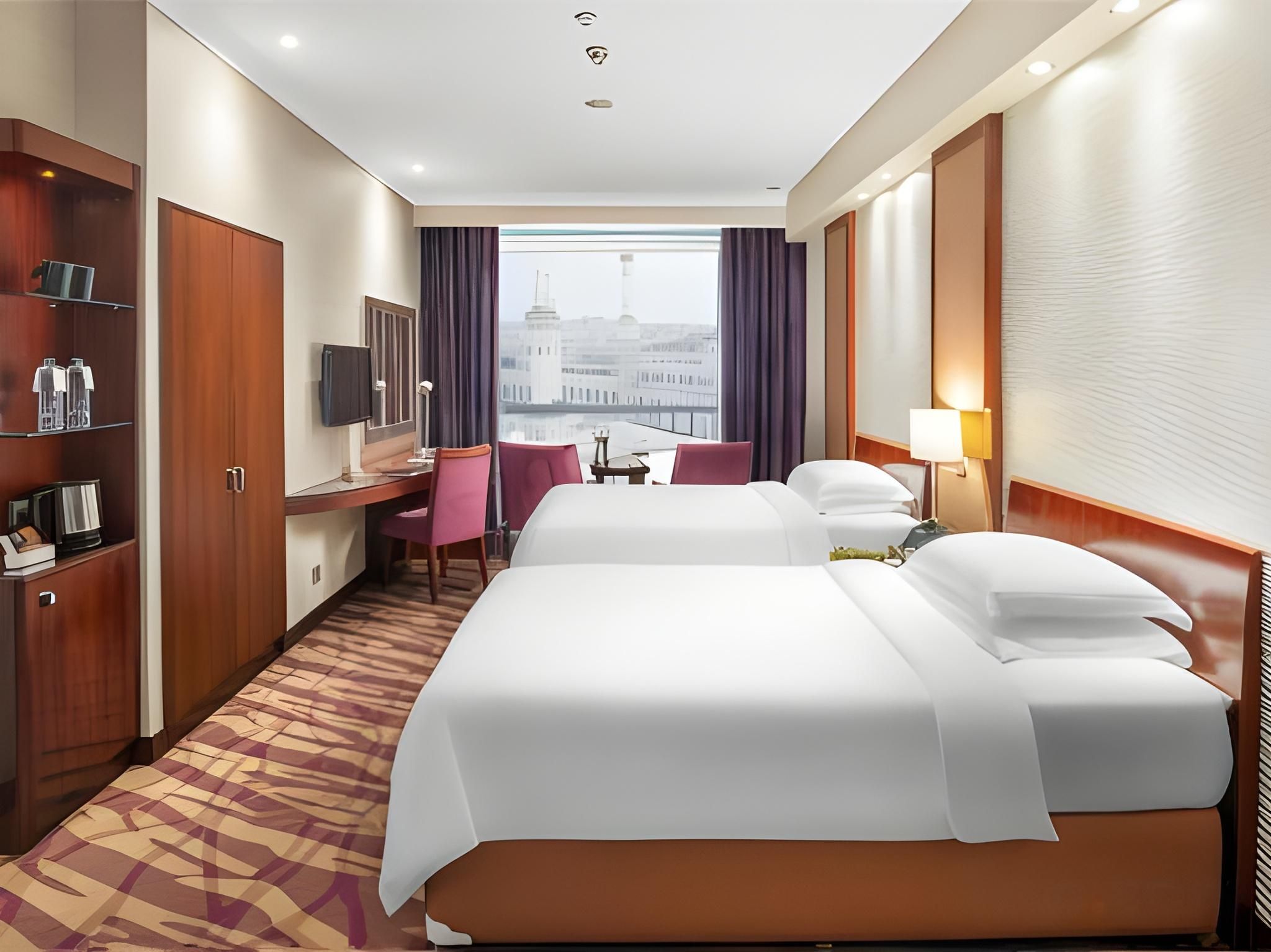 Guest Room - King Bed