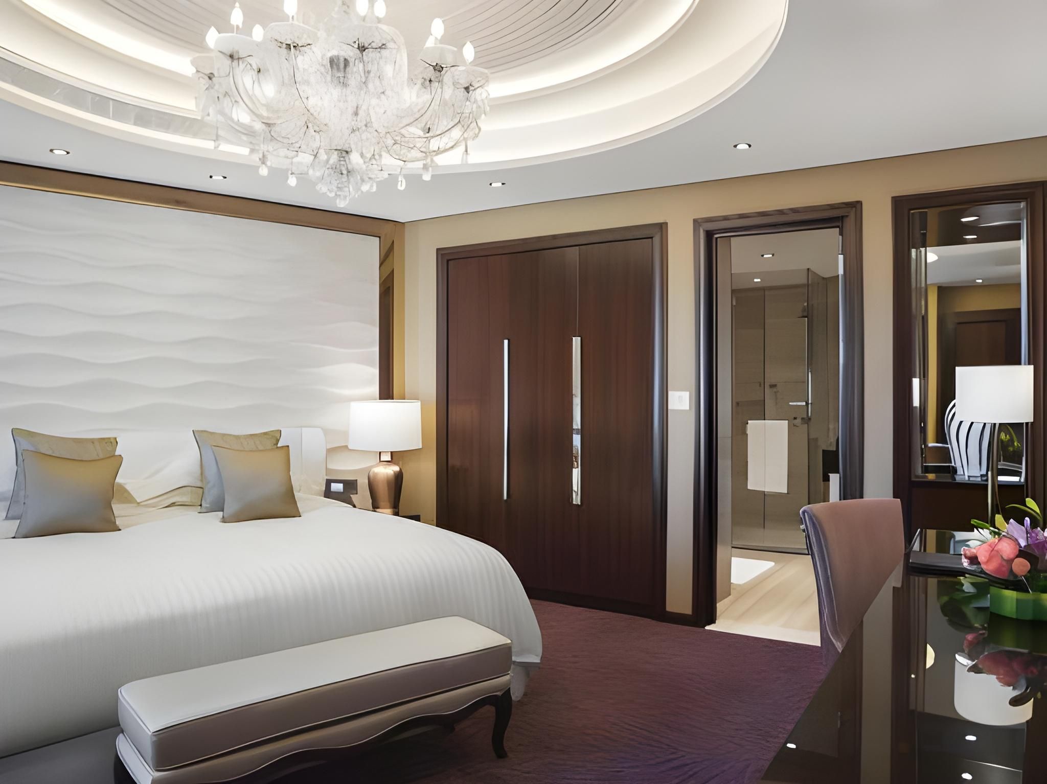 Spacious Partial Kaaba View Two Bedroom Suite