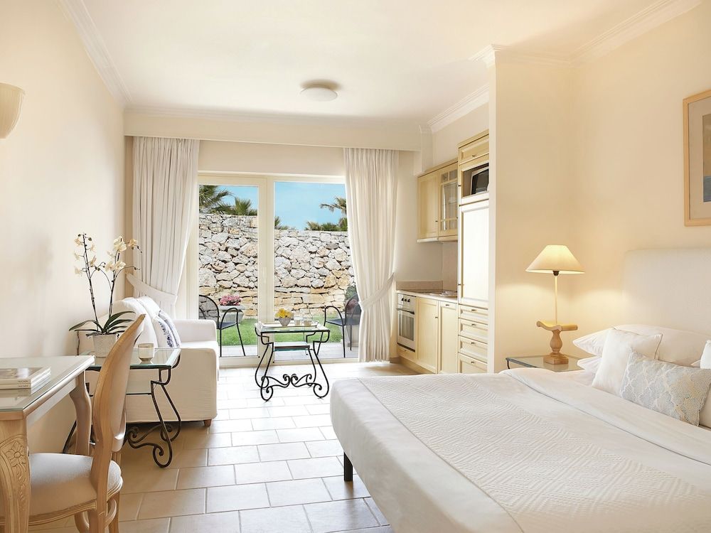 Casa Marina Family Apartment, Pool \ Garden View
