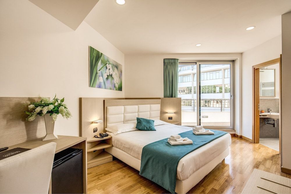 Ginevra Palace Hotel Superior Double Room 2