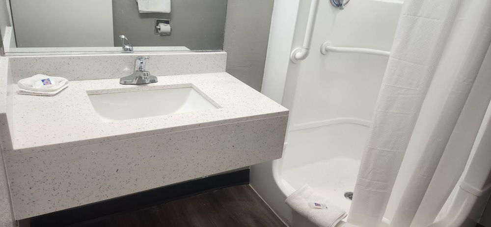 Motel 6 Alamogordo, NM Standard Room, 1 Queen Bed, Non Smoking 6