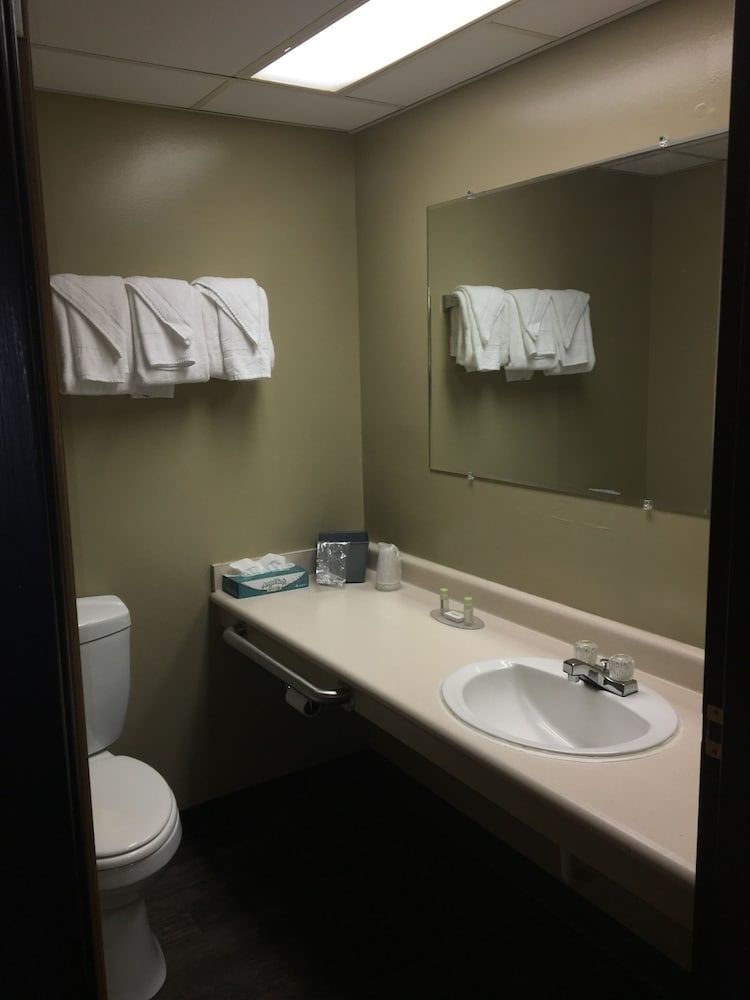 Sunlac Inn Standard Double Room 3