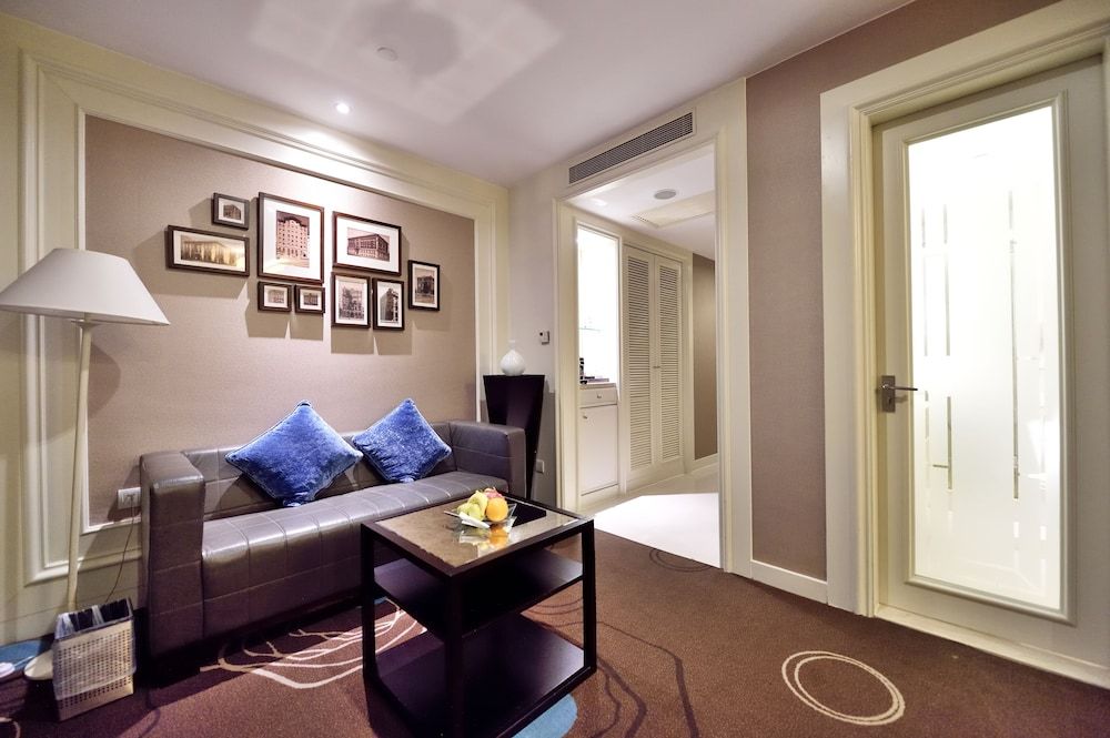 Jinjiang Metropolo Hotel Classiq, YMCA Urban Room with King Bed 9