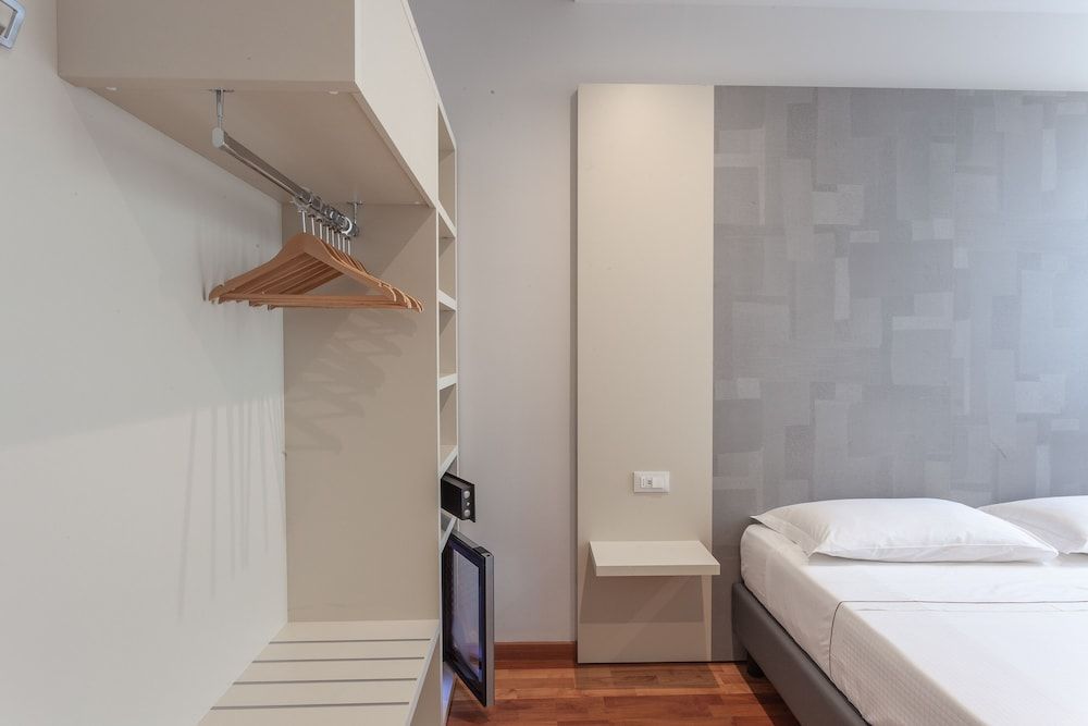 Boston Standard Double Room 4