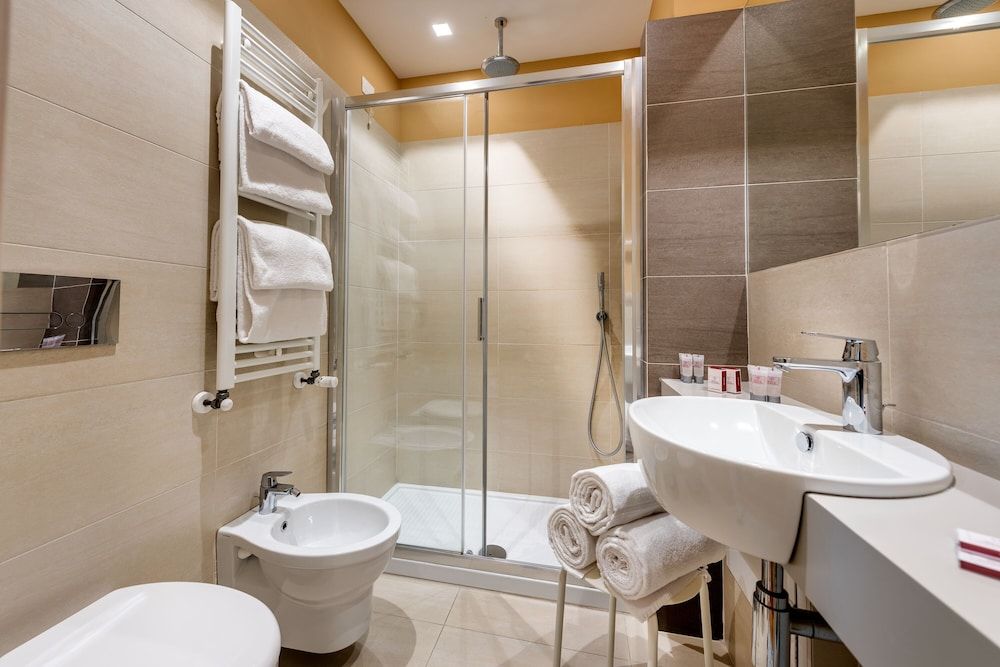 Boston Standard Double Room 5