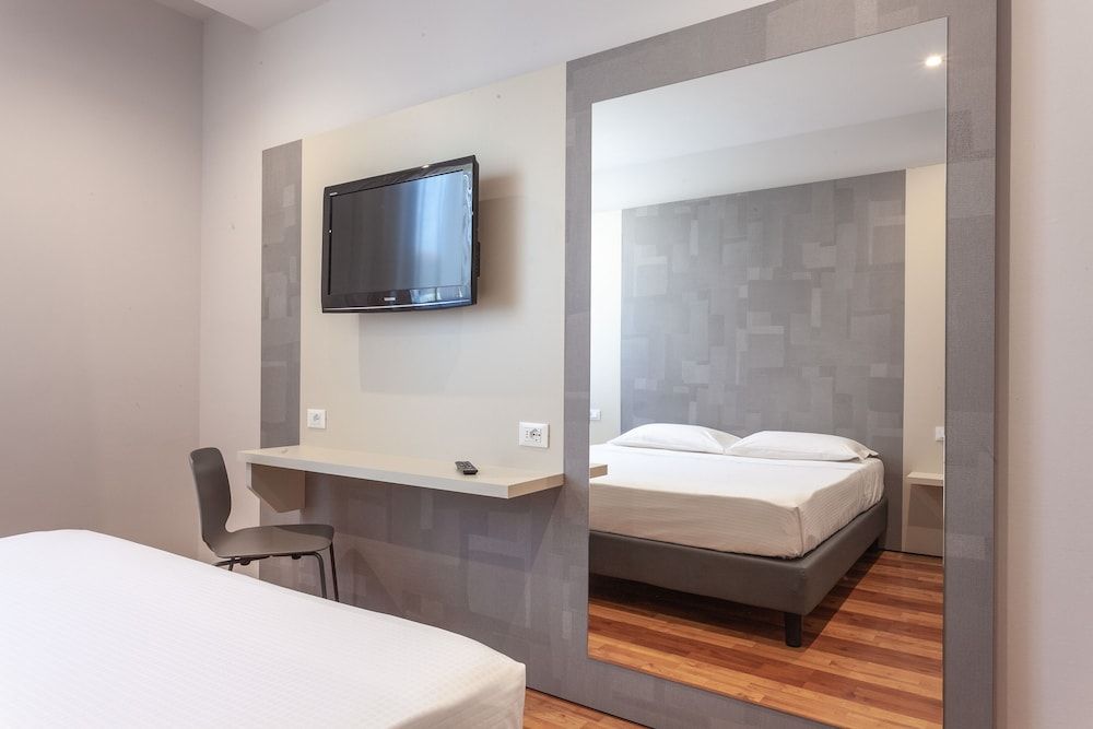 Boston Standard Double Room 3