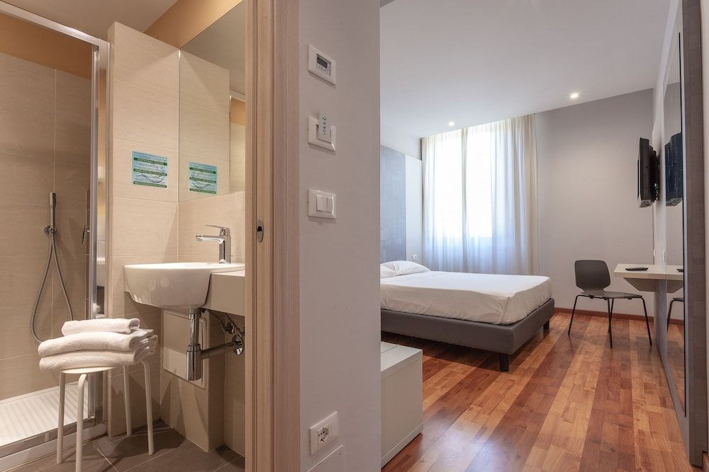 Boston Standard Double Room 2