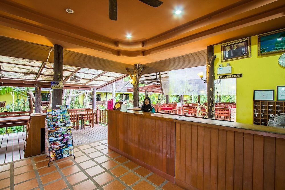 Check-in/check-out kiosk