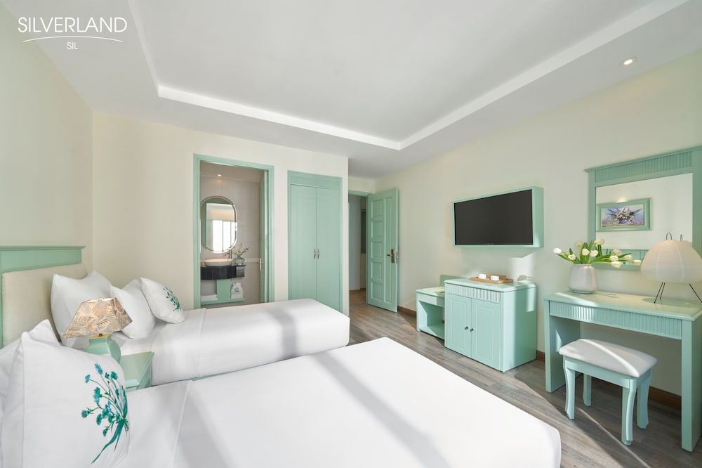 undefined Silverland Sil Hotel 9