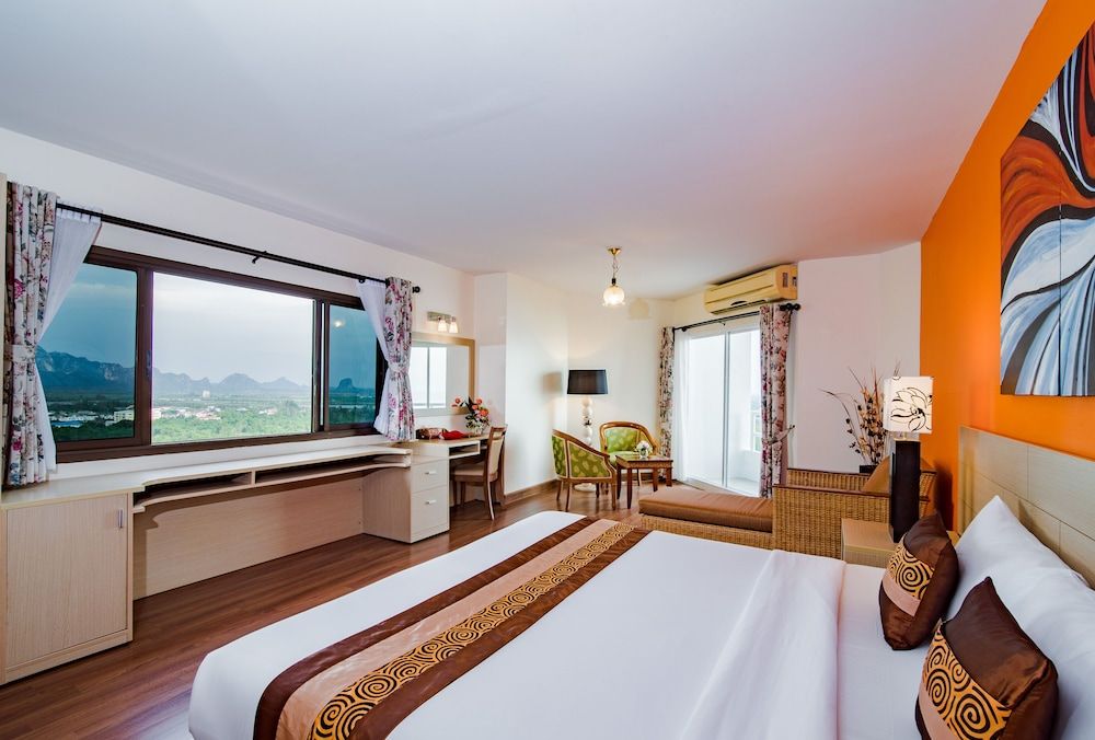 Golden Premier Two View Suite