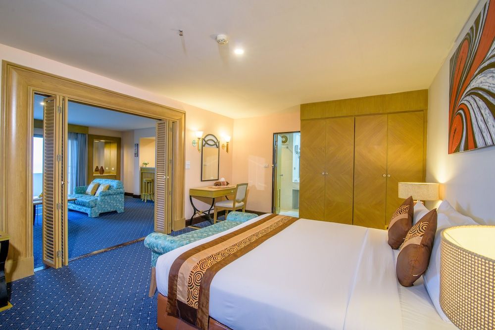 Executive Ocean View Suites