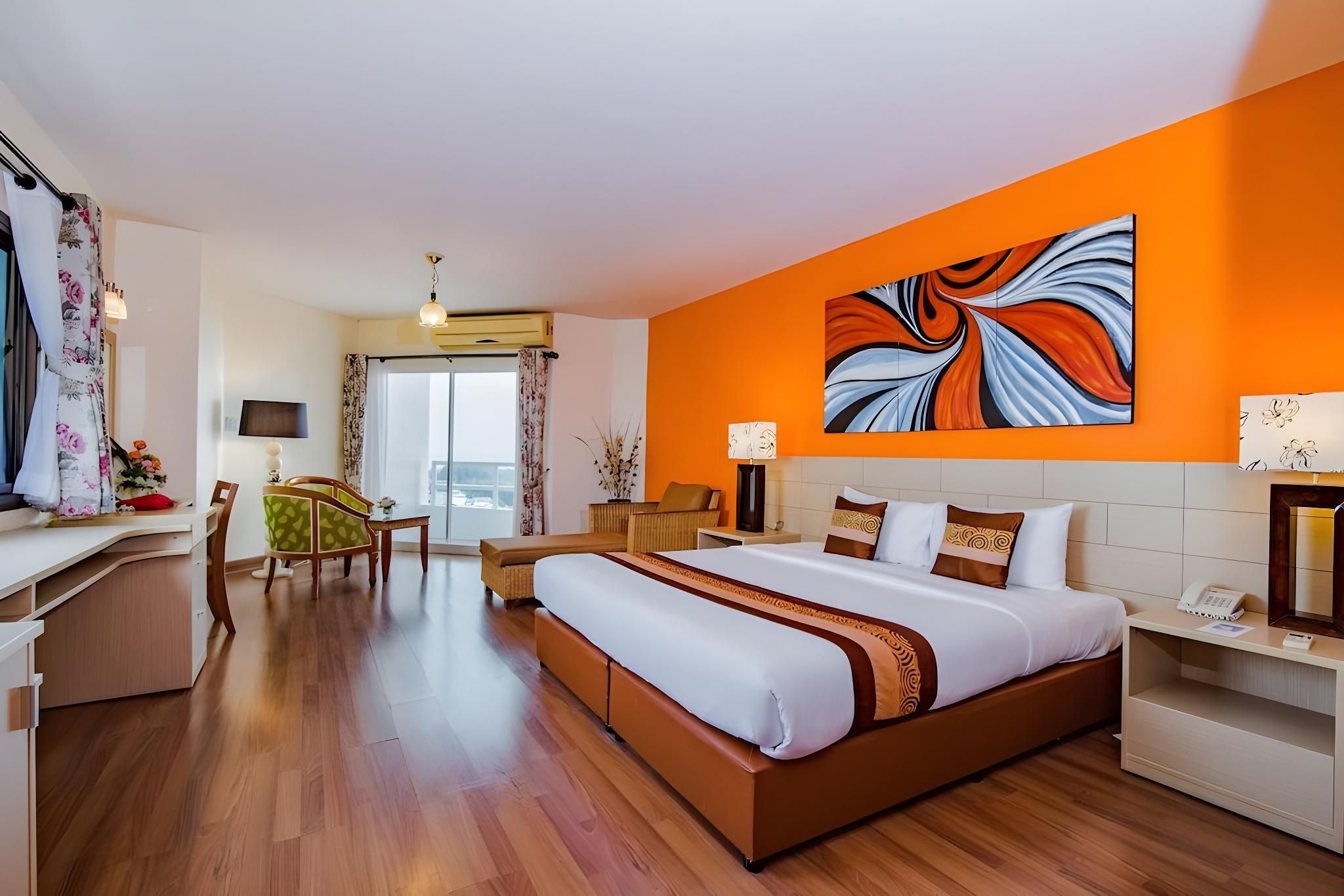 Golden Premier Two view Suites