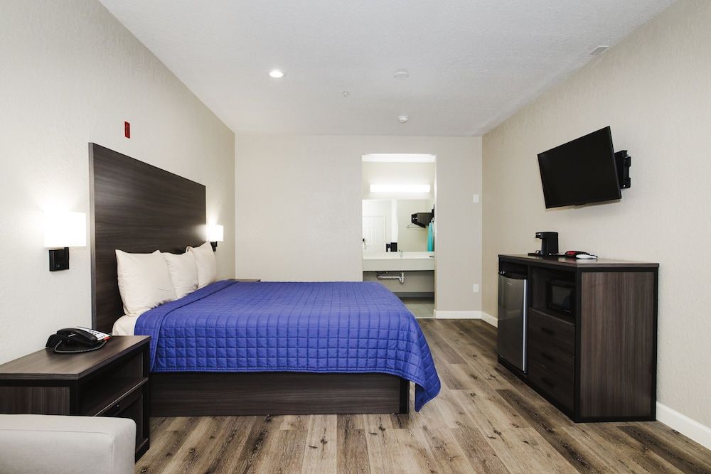 Deluxe Room, 1 King Bed, Non Smoking