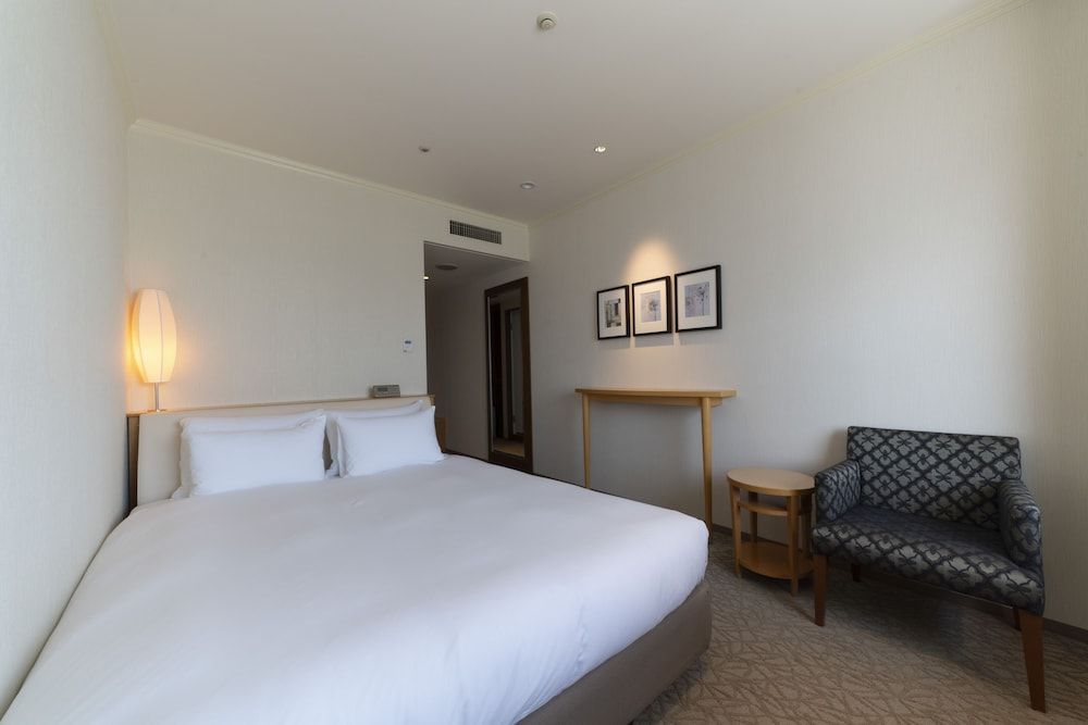 Moderate Double Room [Non Smoking] [High-Floor]