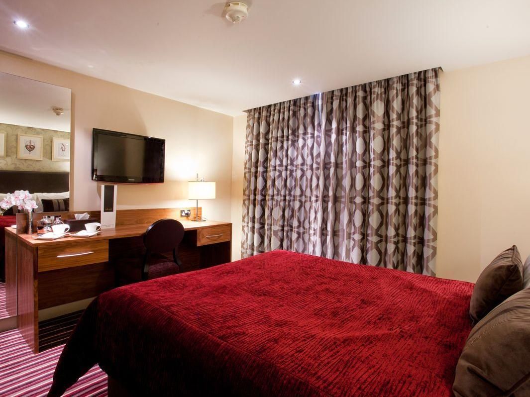 Signature Suite