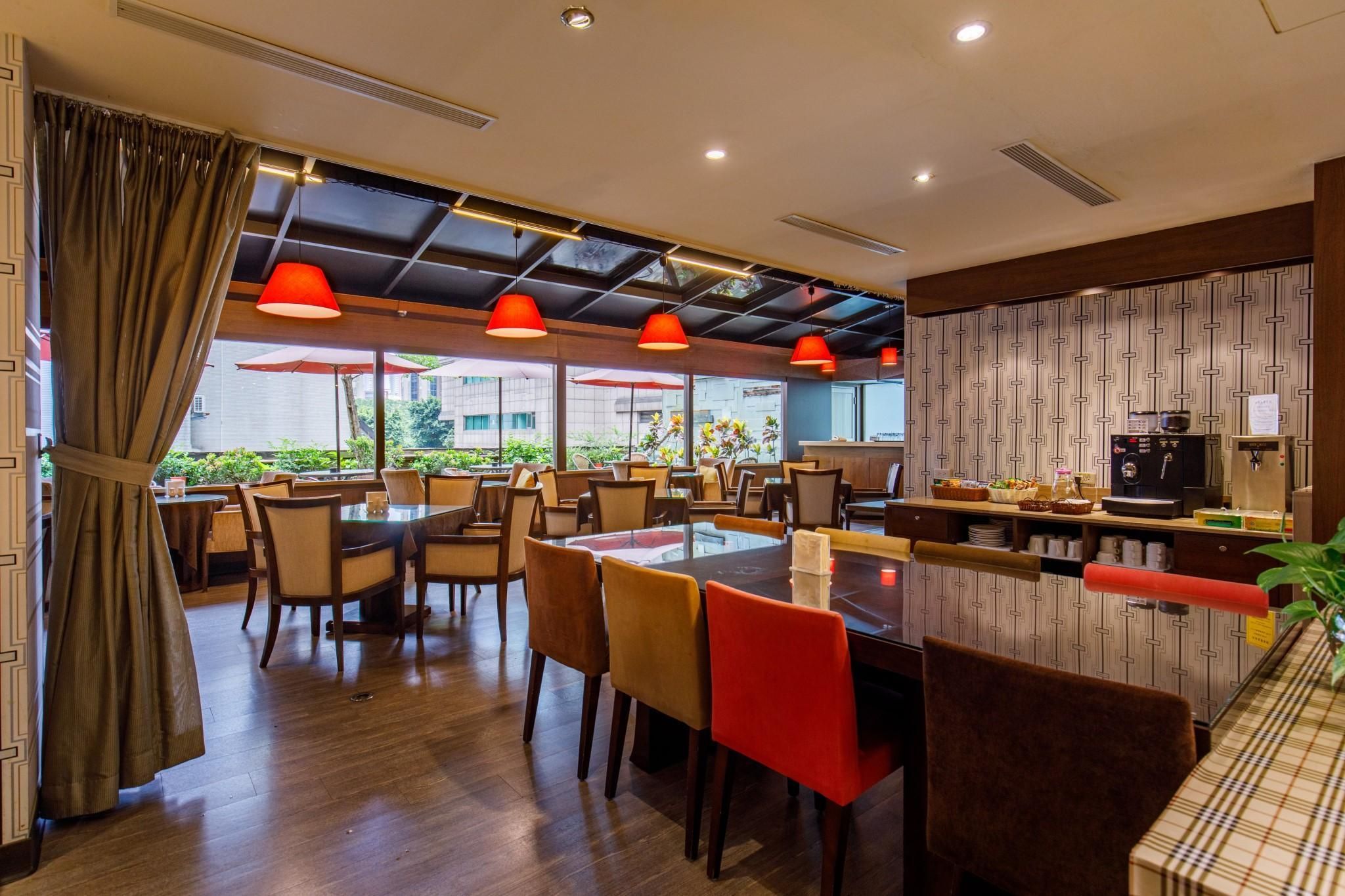 undefined Hotel HD Palace 8