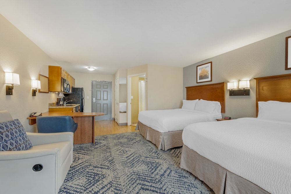 Studio Suite, 2 Queen Beds, Kitchen