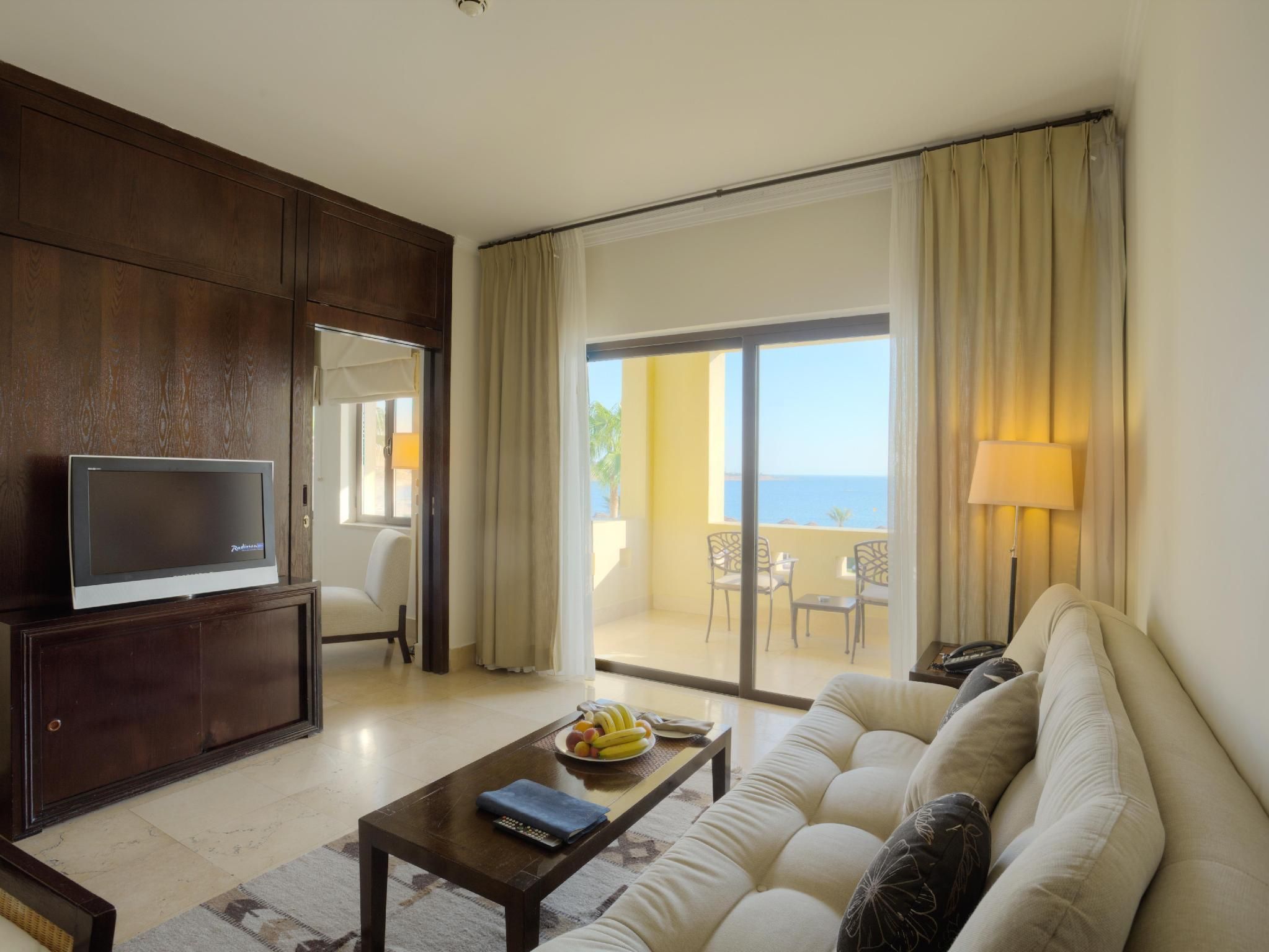 Family Suite (2 Adults + 2 Children)