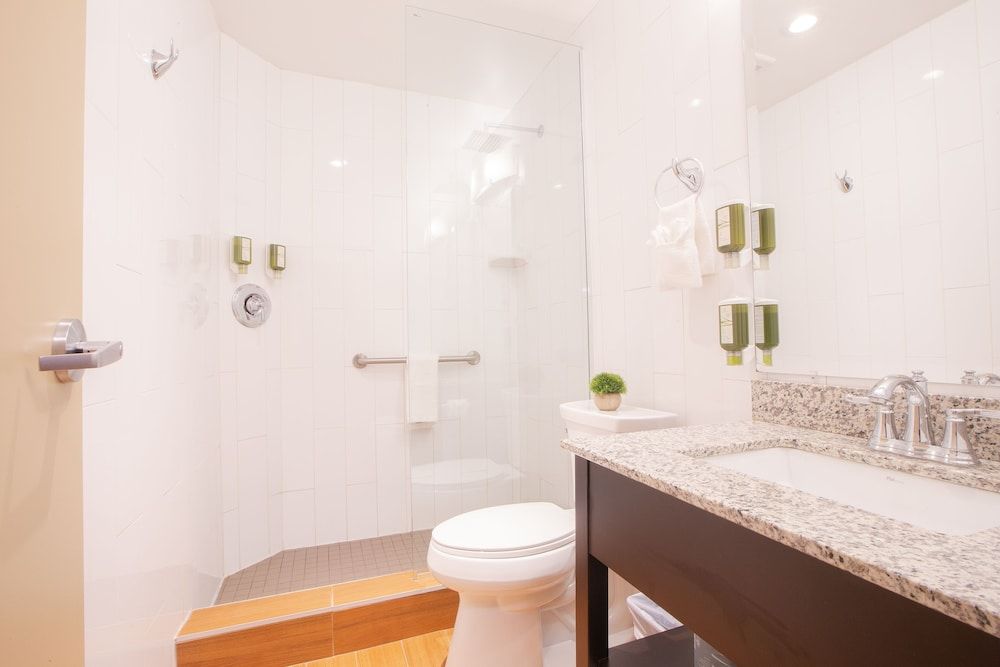 The Neighbourhood Inn Deluxe Room, 2 Double Beds (Deluxe Two Doubles) 4