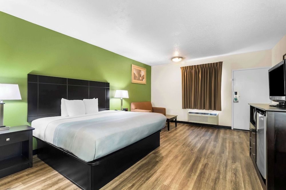 Suite, 1 King Bed