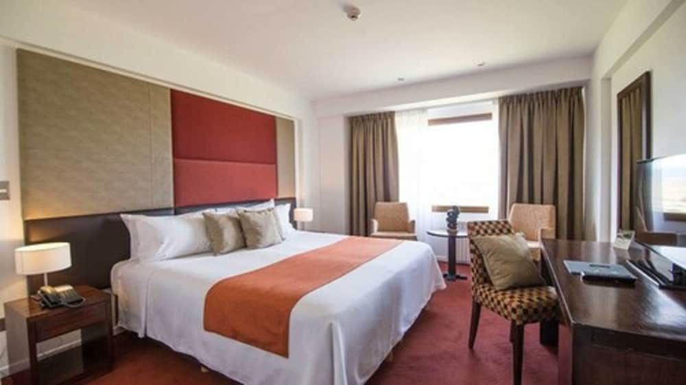 Rochester Calafate Deluxe Room, 1 Queen Bed, Lake View 3