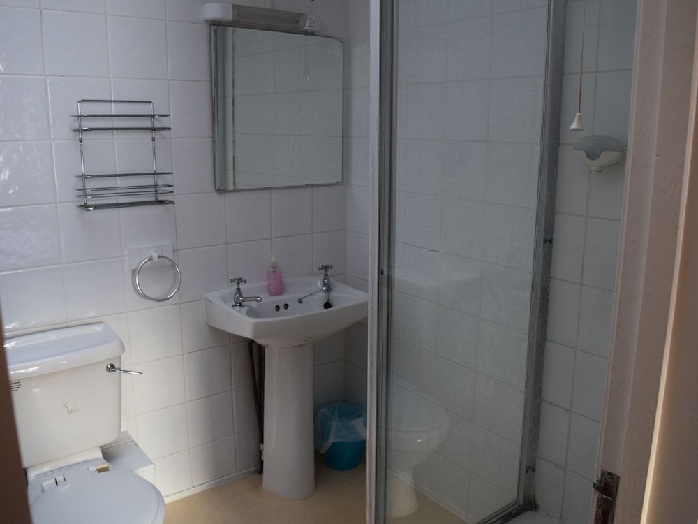 Portland Hotel Basic Double Room, Ensuite 13