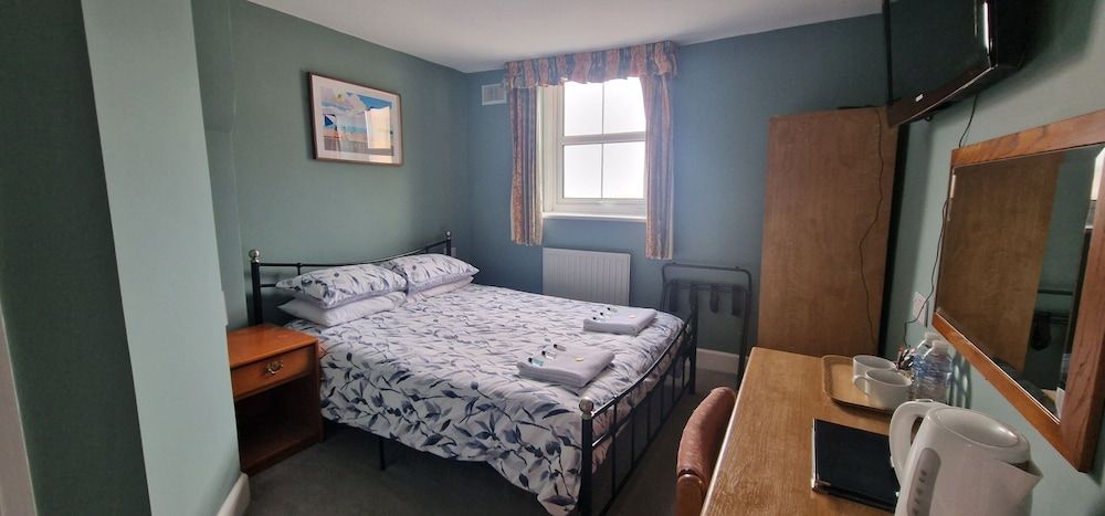 Portland Hotel Basic Double Room, Ensuite 2