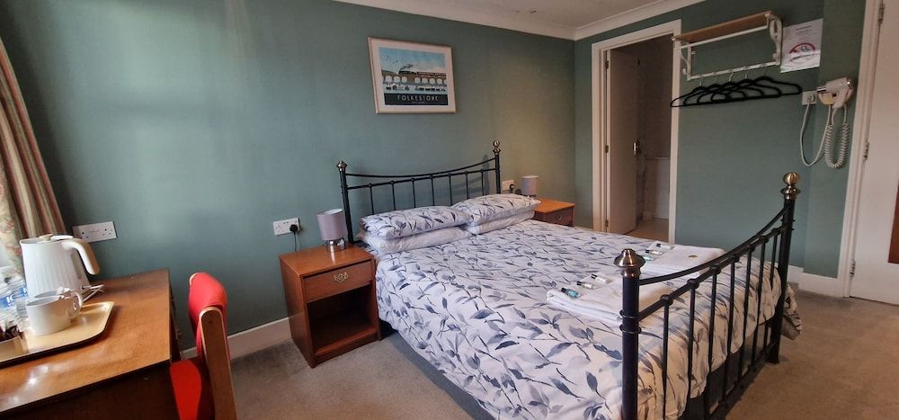 Portland Hotel Basic Double Room, Ensuite 3