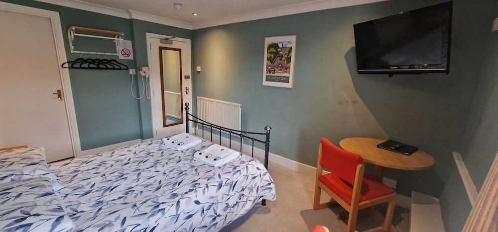 Portland Hotel Basic Double Room, Ensuite 4